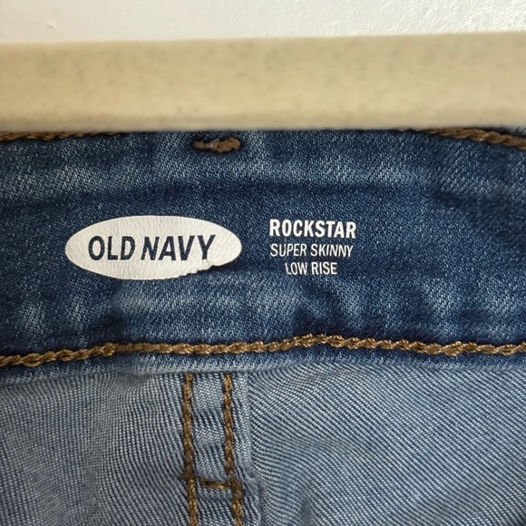 Old Navy Skinny Jeans - Picture 3 of 4